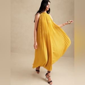 Banana Republic Radiant Pleated Maxi Dress in Ginkgo Leaf Yellow Size XXS Petite